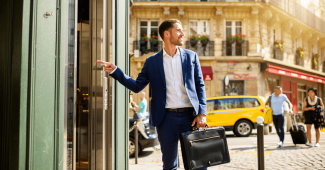 Airbnb à Paris : pourquoi de plus en plus de propriétaires passent par une conciergerie ?