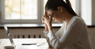 Malade en vacances, je peux récupérer mes congés payés, vrai ou faux?