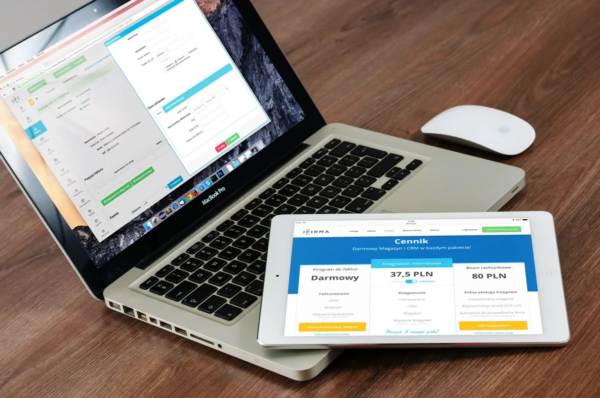 Configuration d'un workflow d'automatisation dans un CRM avec des critères et des déclencheurs