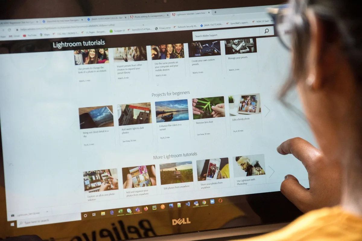 Capture d'écran annotée montrant les étapes d'une procédure pas à pas