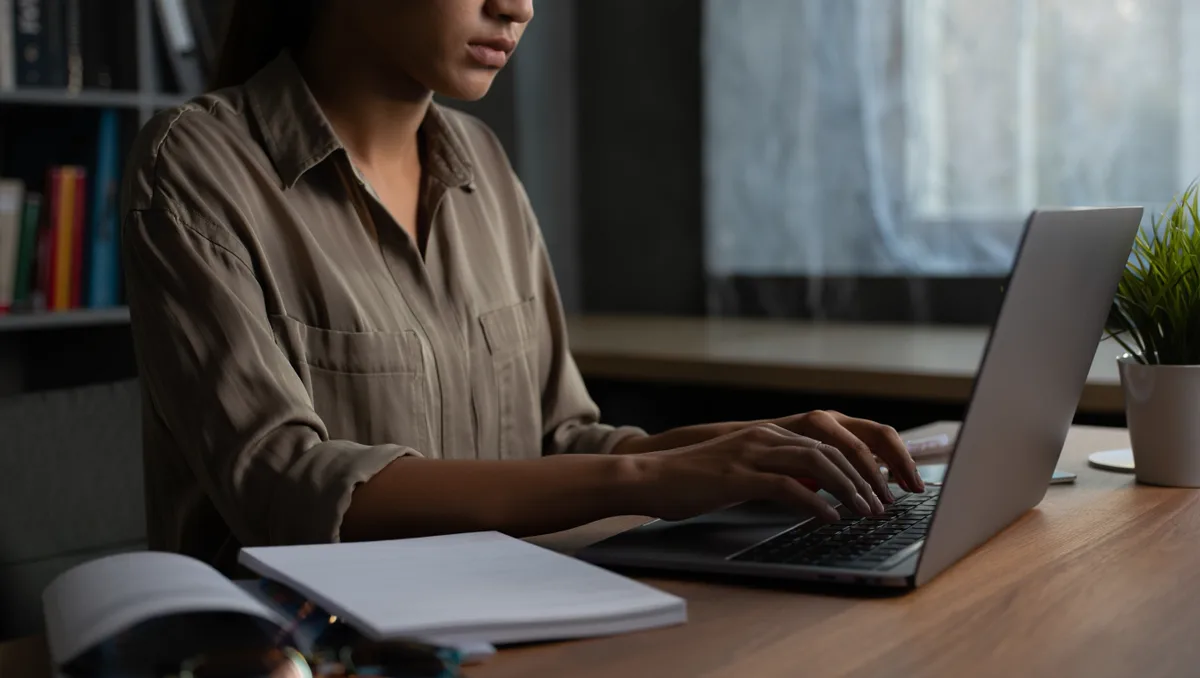 Quels outils donnent une image plus professionnelle à une entreprise ? — Plusieurs éléments techniques jouent un rôle disproportionné dans la confiance perçue : adresse email sur domaine propre, site web crédible, prise de rendez-vous en ligne, signature cohérente et documents