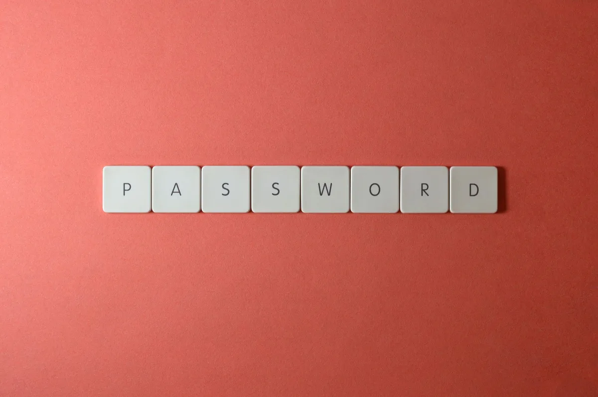 Interface d'authentification à deux facteurs et gestionnaire de mots de passe sur écran