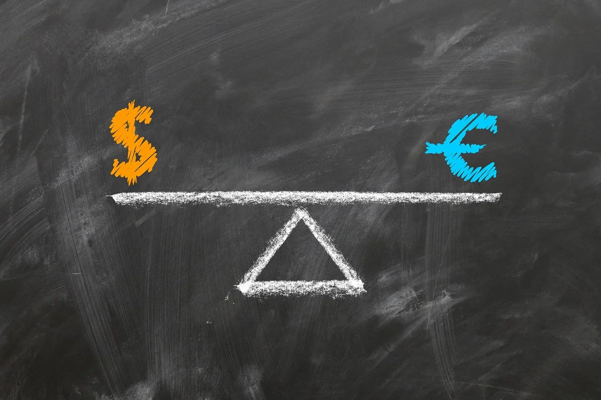 Comparaison symbolique entre fonds en euros et unités de compte