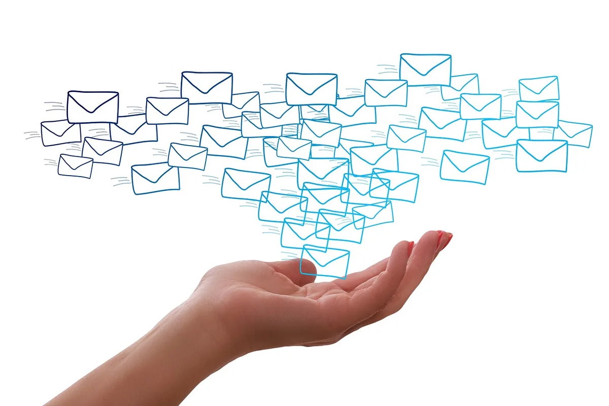 Ordinateur affichant paramètres d'authentification email SPF DKIM DMARC